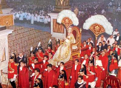 Archive - All Human Creatures Are Subject to the Pope: 8 Papal Quotes On Salvation