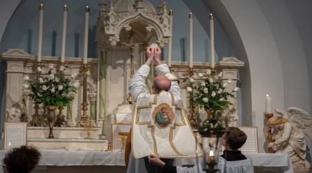 Bishops’ Ban on Sacraments During Pandemic Violates Church Law, Priests ...