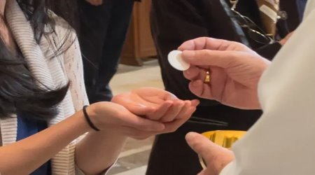 Communion in the Hand