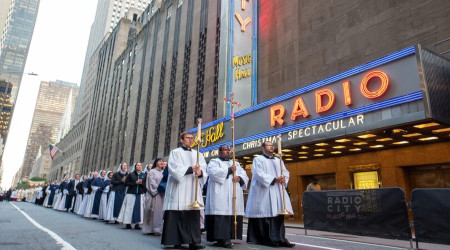 Massive NYC Eucharistic procession