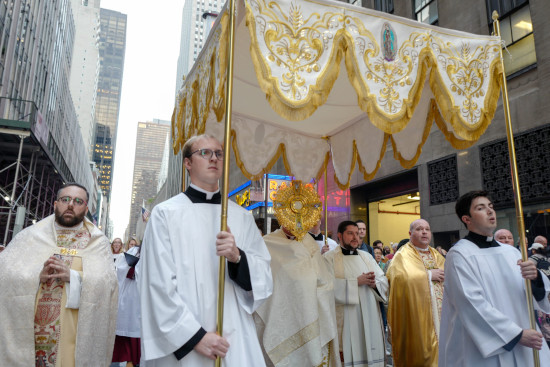 Massive NYC Eucharistic procession