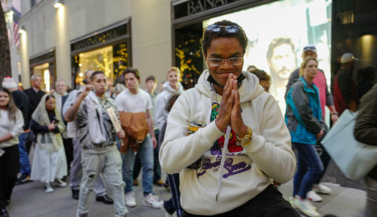 Massive NYC Eucharistic procession