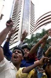 Angry Indian shareholders and investors protest in front of the Bombay Stock Exchange.