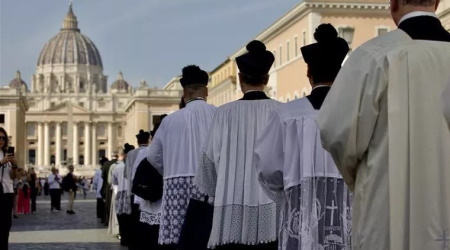 Traditional Latin Mass